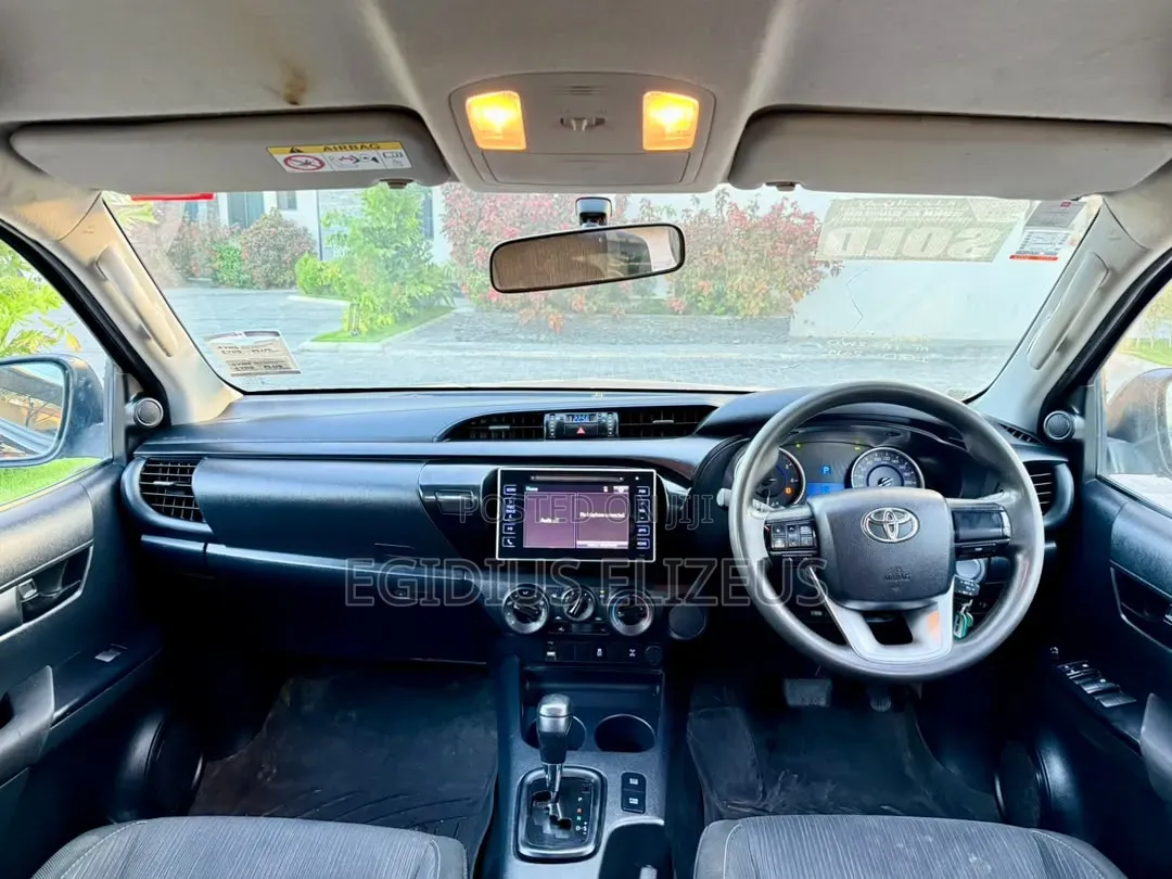 Toyota Hilux 2019 Black