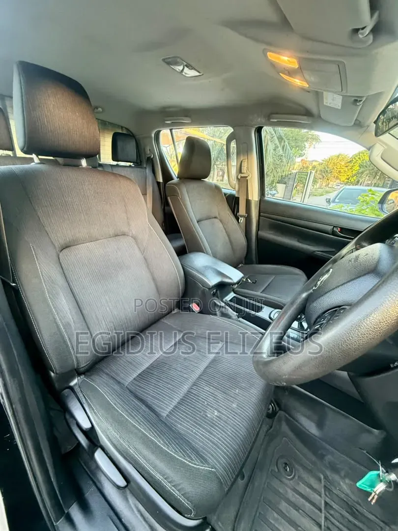 Toyota Hilux 2019 Black