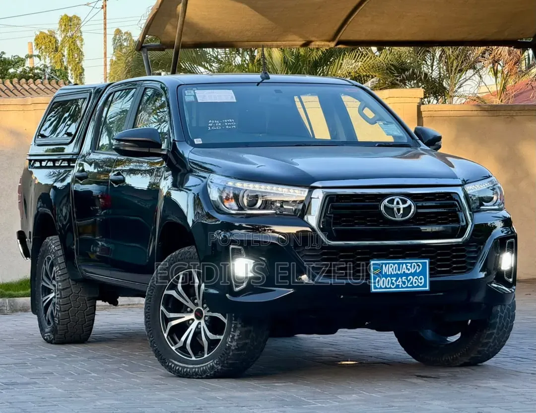 Toyota Hilux 2019 Black