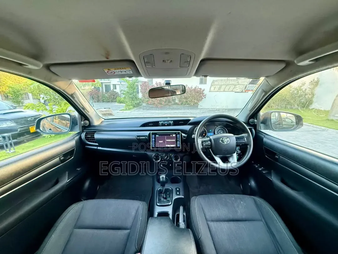 Toyota Hilux 2019 Black