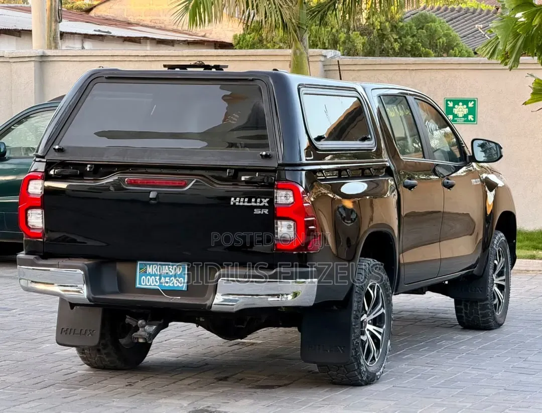 Toyota Hilux 2019 Black