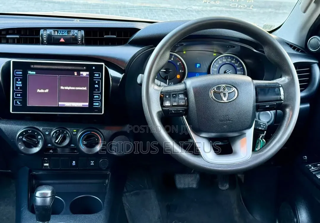 Toyota Hilux 2019 Black