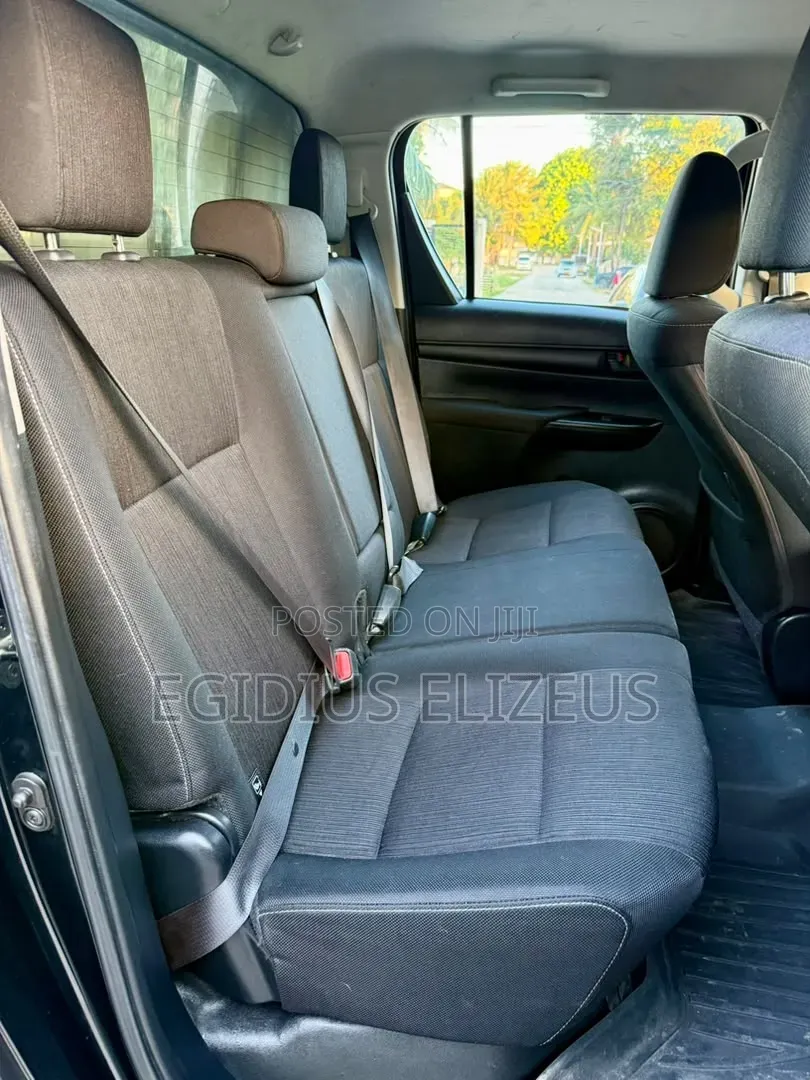 Toyota Hilux 2019 Black