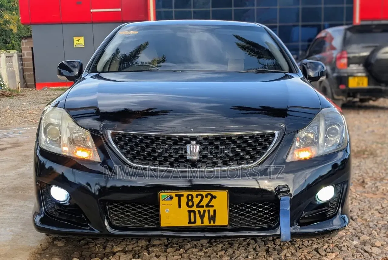 Toyota Crown 2009 Matt Black