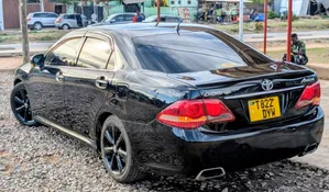 Toyota Crown 2009 Matt Black