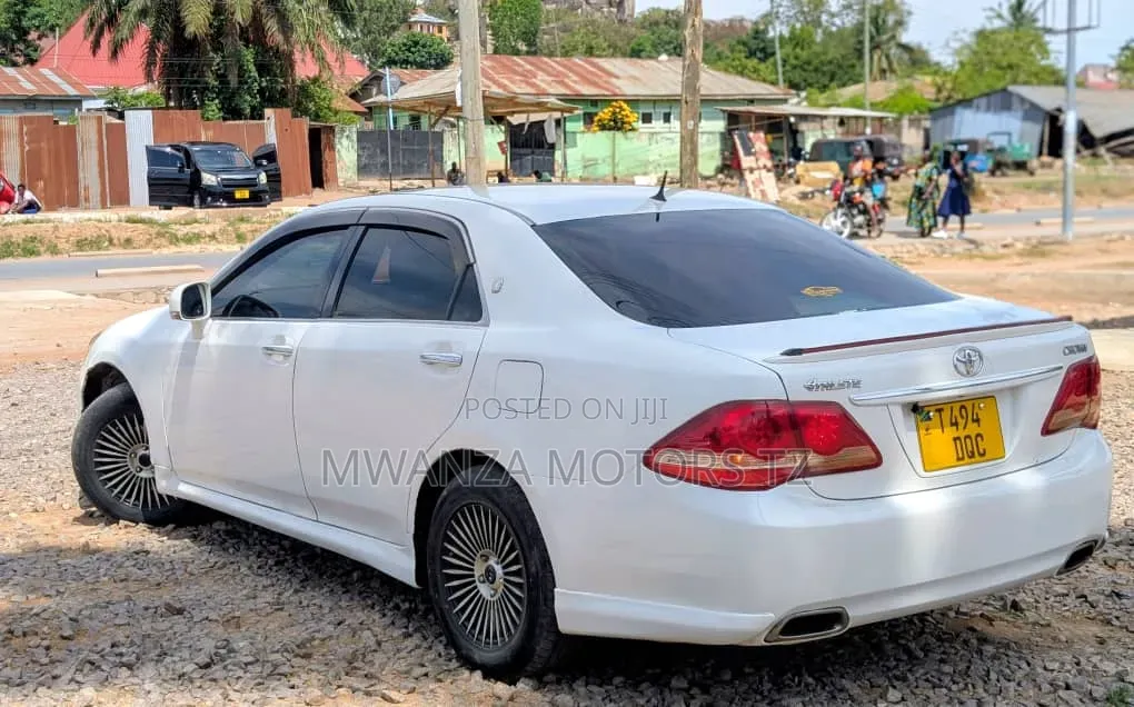 Toyota Crown 2008 Off white