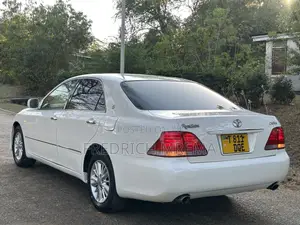 Toyota Crown 2004 White