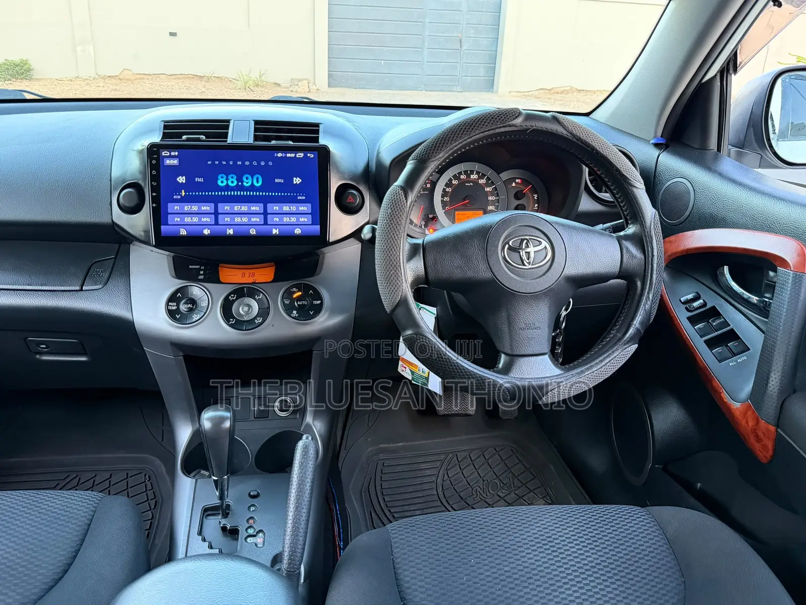 Toyota RAV4 4x4 2009 Pearl