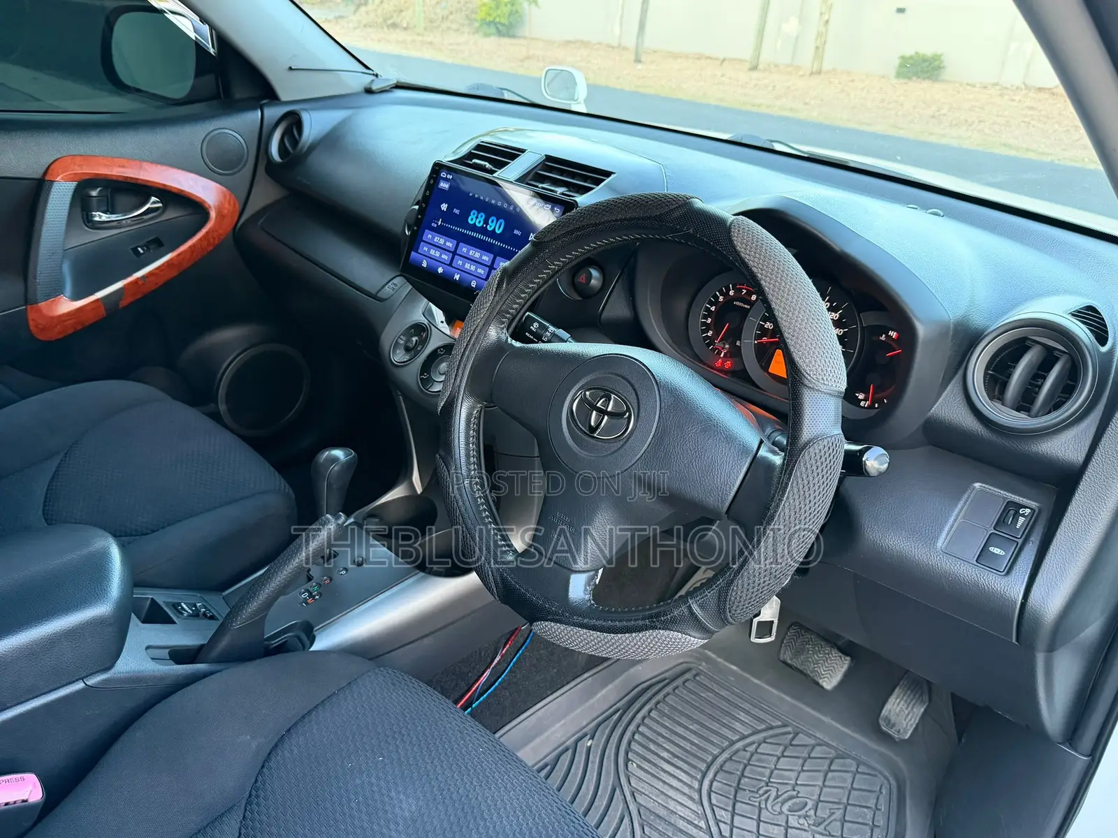Toyota RAV4 4x4 2009 Pearl