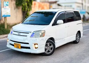 Toyota Noah 2009 White