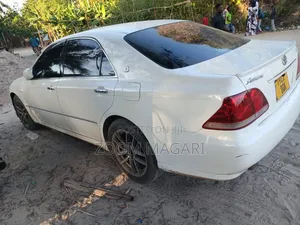 Toyota Crown Royale 2005 Pearl