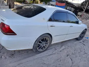 Toyota Crown Royale 2005 Pearl