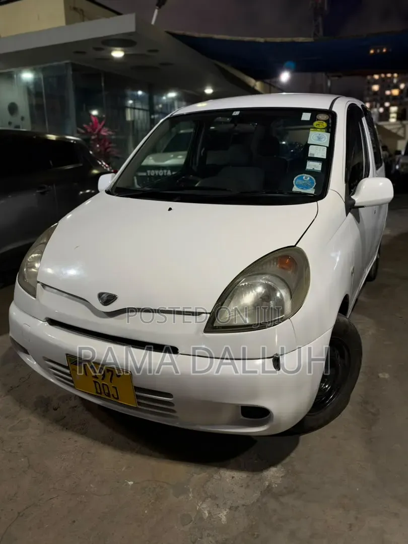 Toyota Fun Cargo 2002 White