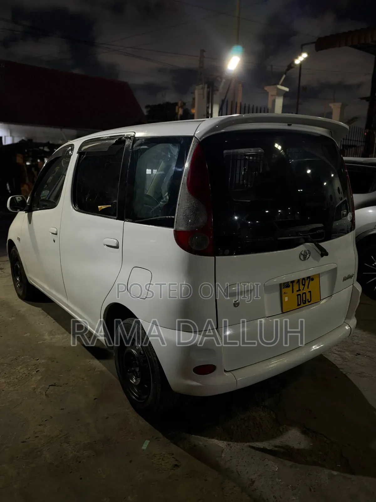 Toyota Fun Cargo 2002 White