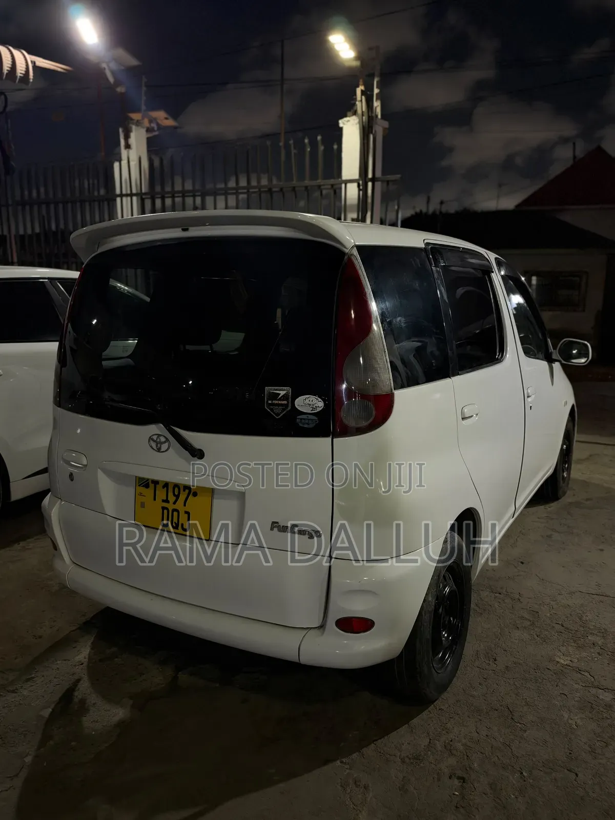 Toyota Fun Cargo 2002 White