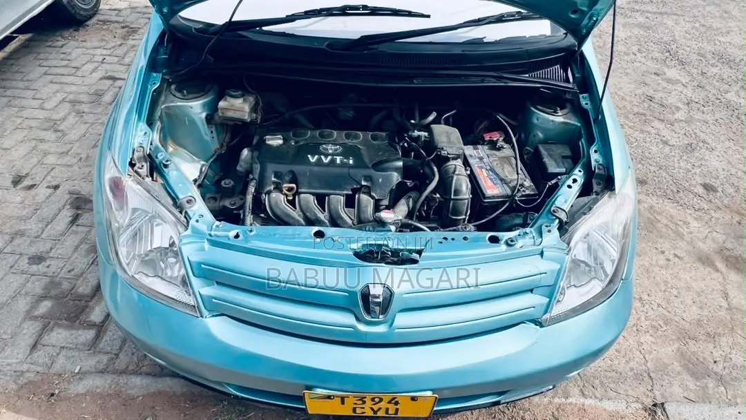 Toyota IST 2004 Blue