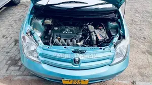 Toyota IST 2004 Blue