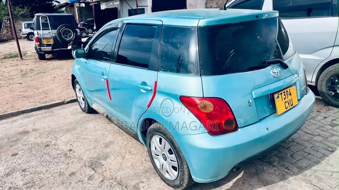 Toyota IST 2004 Blue