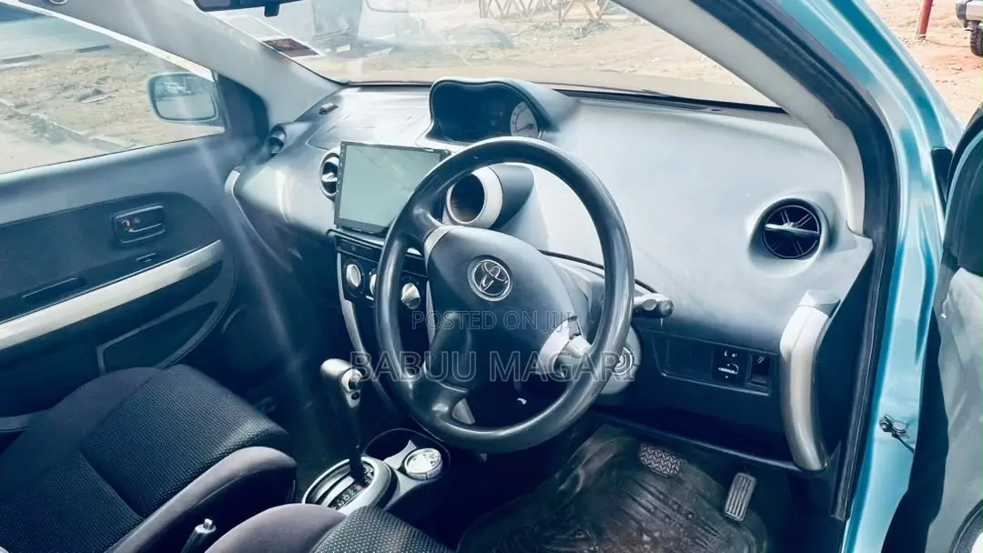Toyota IST 2004 Blue
