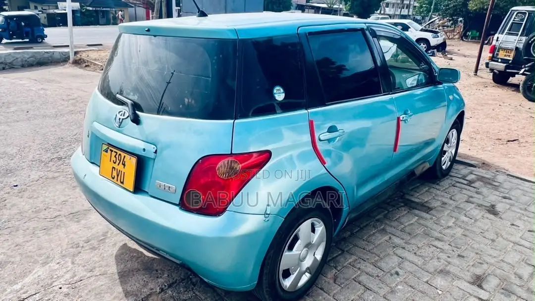 Toyota IST 2004 Blue