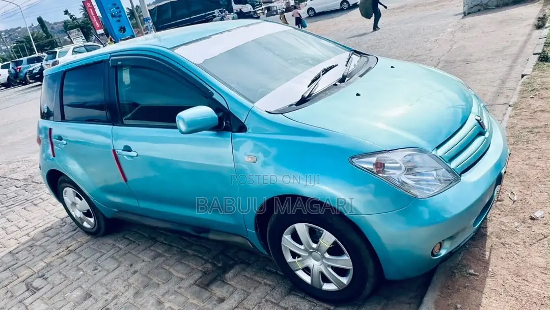 Toyota IST 2004 Blue