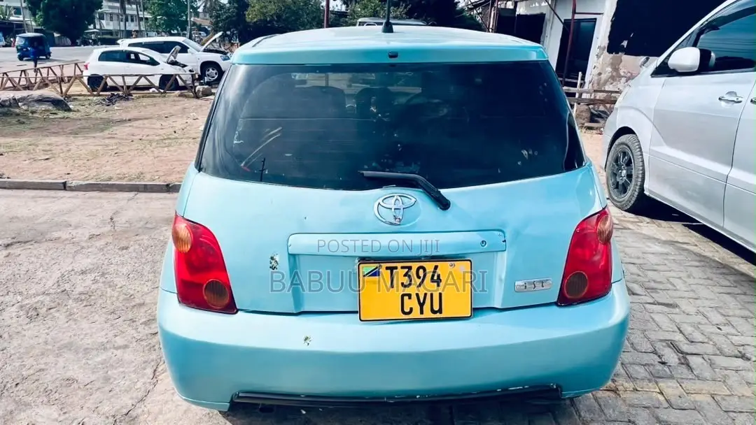 Toyota IST 2004 Blue