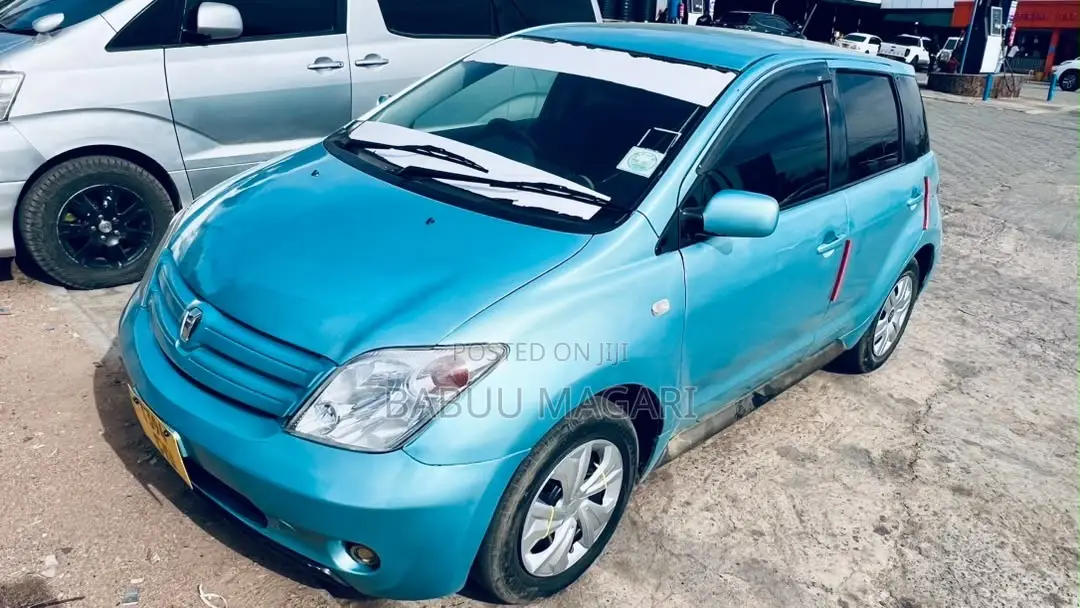 Toyota IST 2004 Blue
