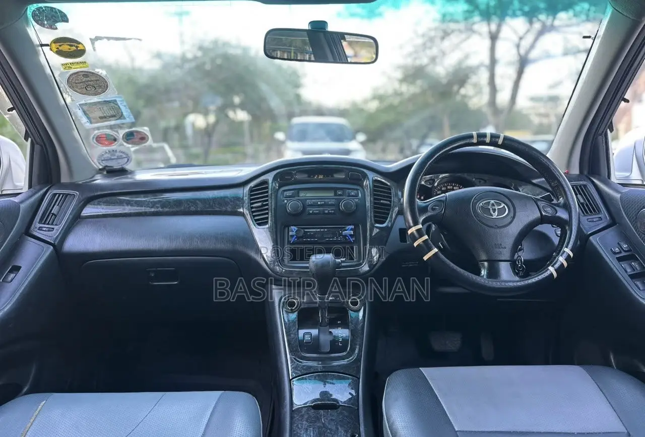 Toyota Kluger 2004 Silver