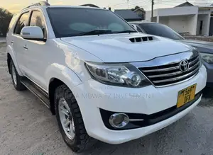 Toyota Fortuner 2015 White