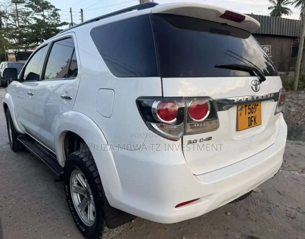 Toyota Fortuner 2015 White