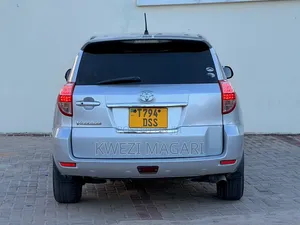 Toyota Vanguard 2008 Silver