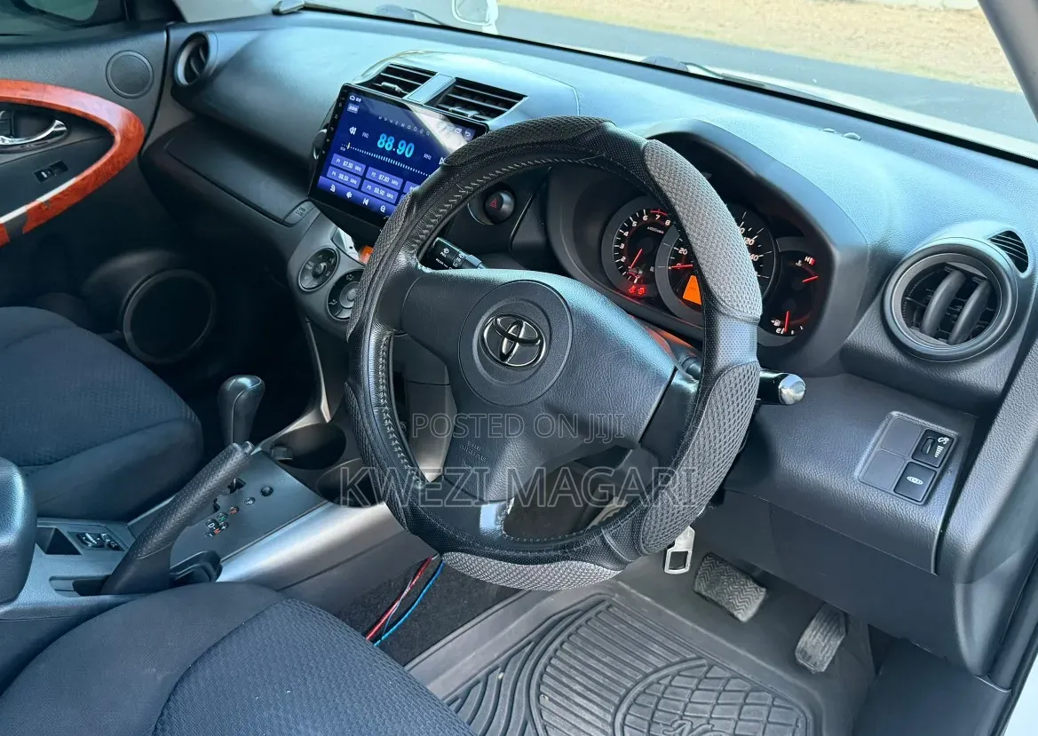 Toyota RAV4 2008 White