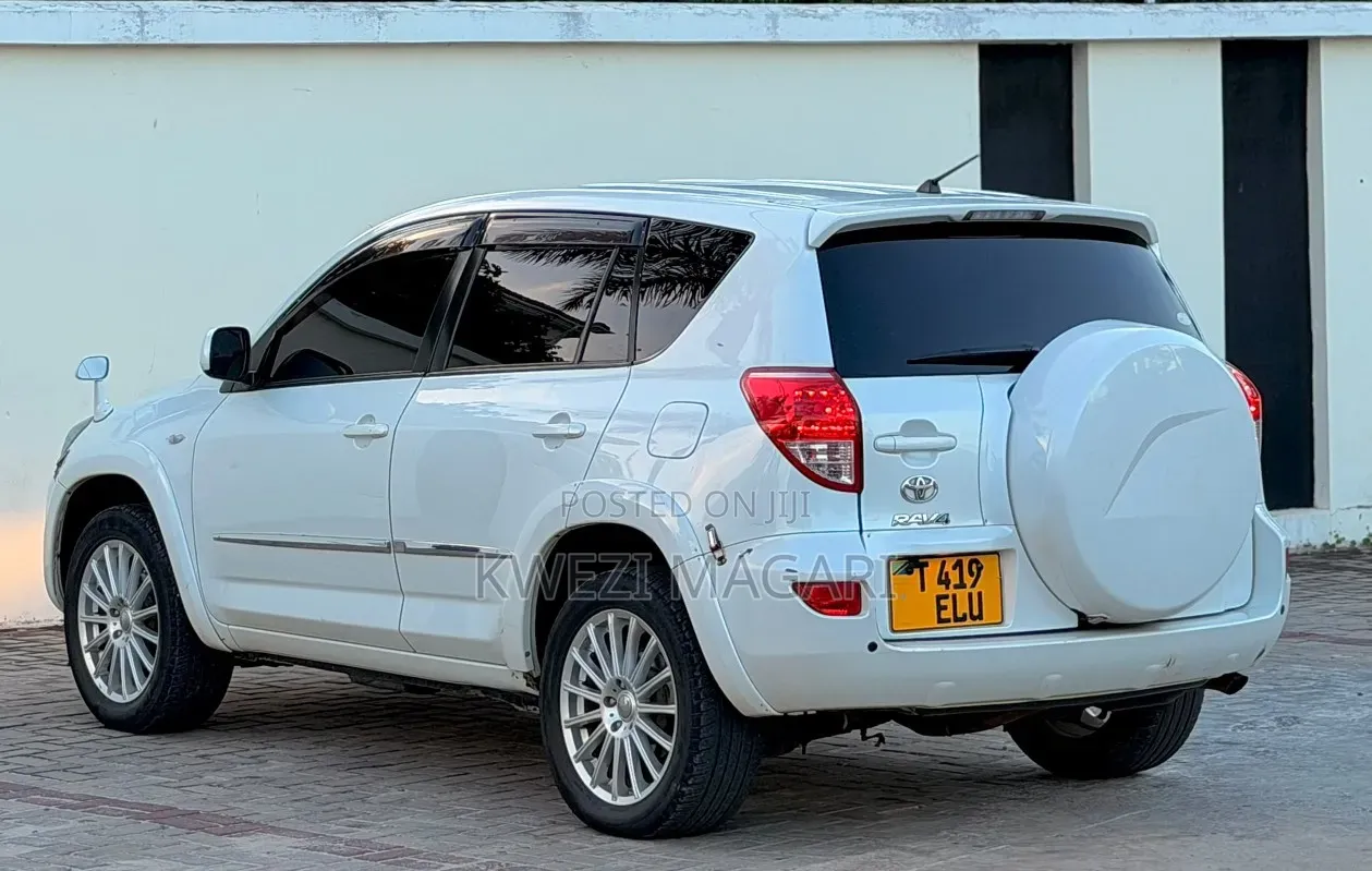 Toyota RAV4 2008 White