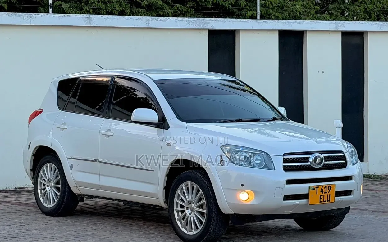 Toyota RAV4 2008 White
