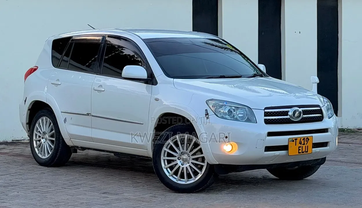 Toyota RAV4 2008 White