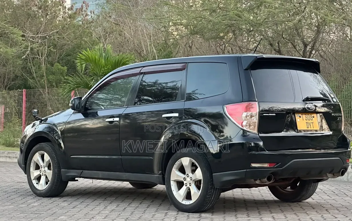 Subaru Forester 2010 Black
