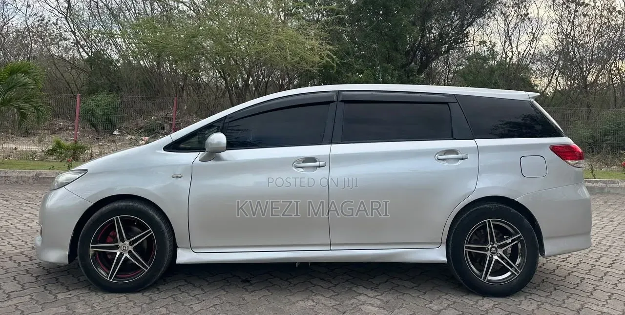 Toyota Wish 2009 Silver