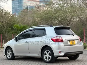 Toyota Auris 2010 Silver