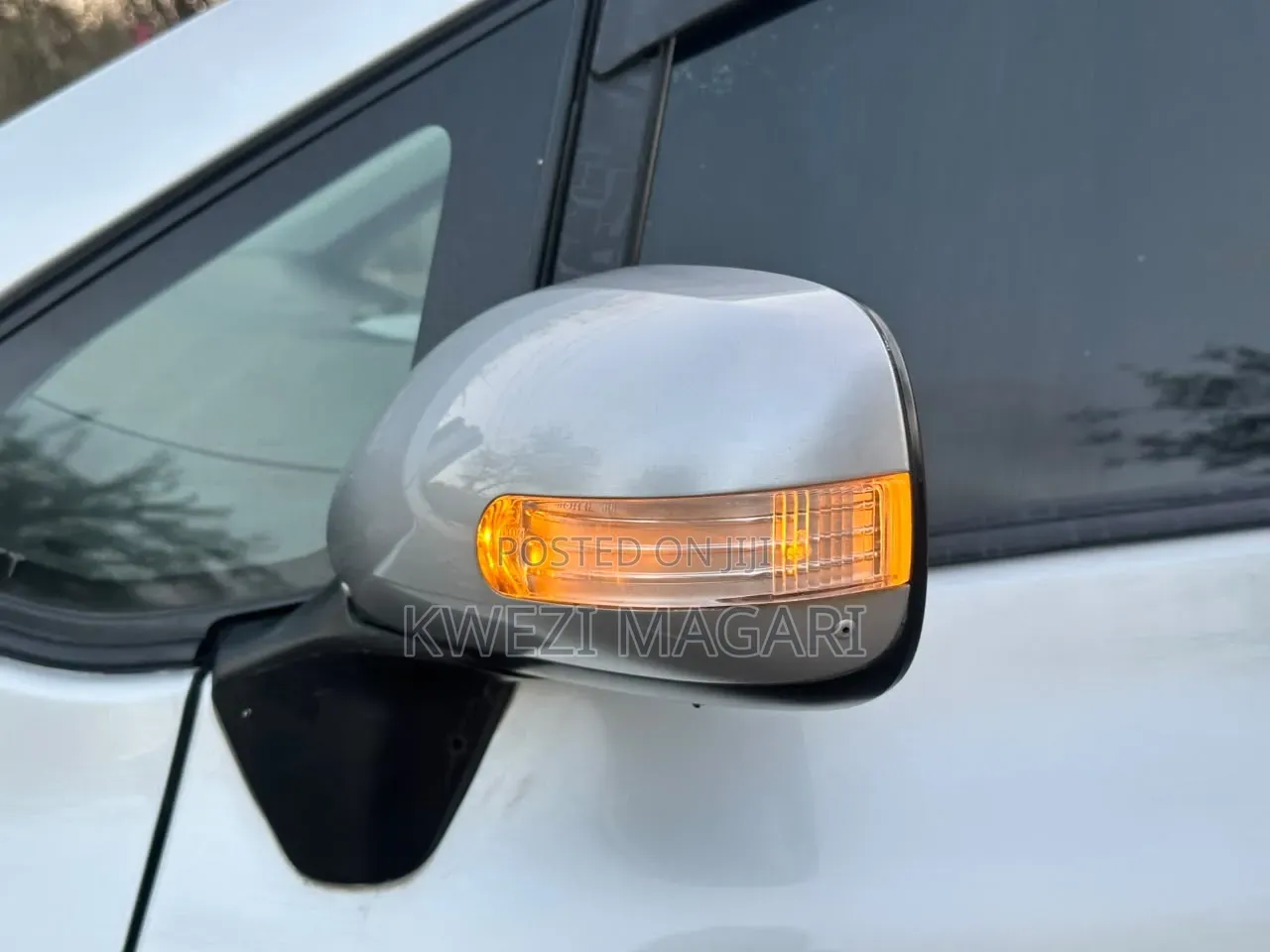 Toyota Auris 2010 Silver