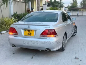 Toyota Crown 2004 Silver