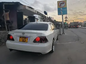 Toyota Crown 2004 White