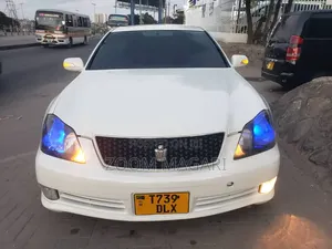 Toyota Crown 2004 White