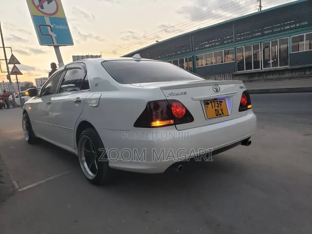 Toyota Crown 2004 White