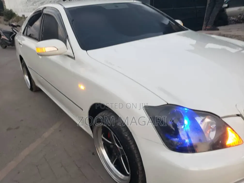 Toyota Crown 2004 White