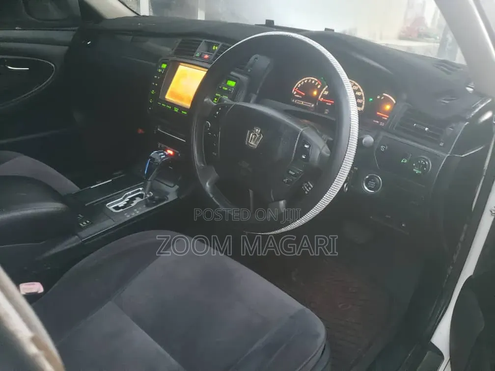 Toyota Crown 2004 White