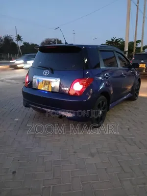 Toyota IST 2005 Blue