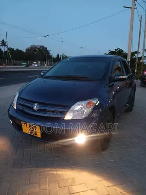 Toyota IST 2005 Blue