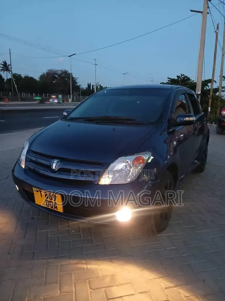 Toyota IST 2005 Blue