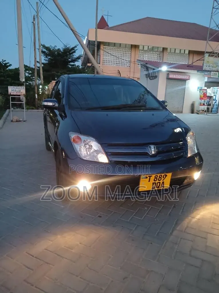 Toyota IST 2005 Blue