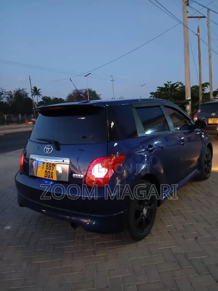 Toyota IST 2005 Blue